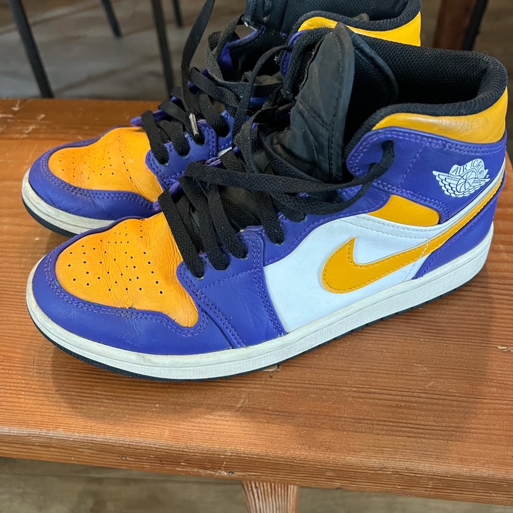 Air Jordan High Lakers colors Basketball Shoes - Purple/Yellow/White - Picture 2 of 4